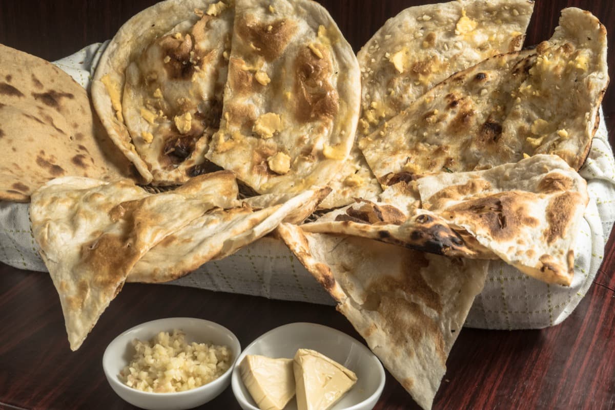 Artisan Garlic Cheese Naan